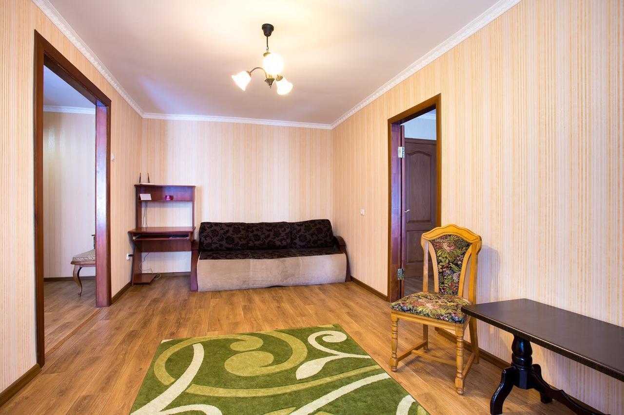 ניקולייב Apartments In The City Centre Of Nikolaev מראה חיצוני תמונה